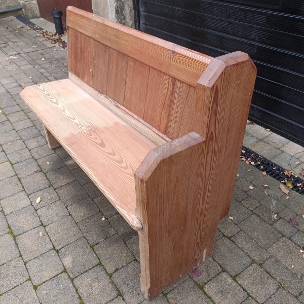 Pitch Pine Heavy Church Pew.One end against the wall. - Image 2