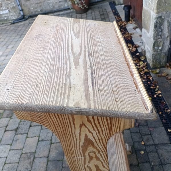 Large Pine Lectern.Taller than most.48 ins tall. - Image 4