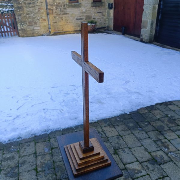 Oak Alter Church Cross. 27 ins tall. - Image 3