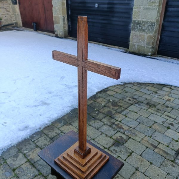 Oak Alter Church Cross. 27 ins tall. - Image 4