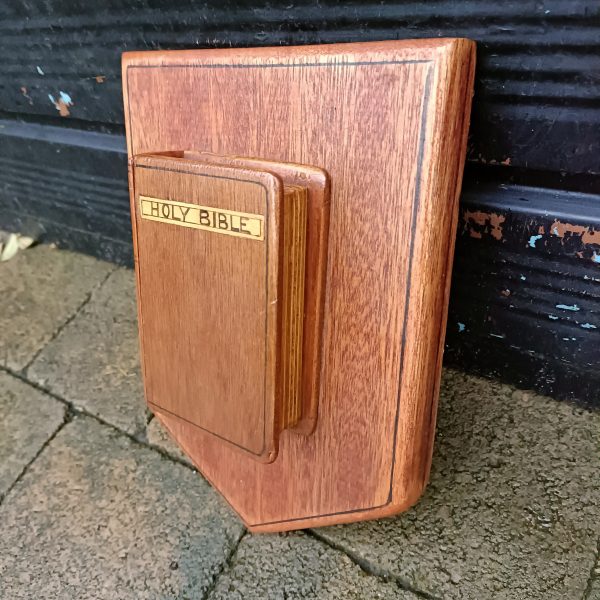 Oak Church Bible Plaque. Early 1900s. Very Unusual. Free postage within the UK. - Image 5