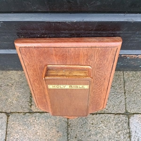 Oak Church Bible Plaque. Early 1900s. Very Unusual. Free postage within the UK. - Image 3