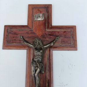 French Oak Church Hanging CVrucifix. Bevelled Edge.14 ins x 7.5 ins. Can Post.