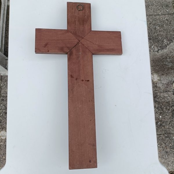 French Burr Walnut Veneer Hanging Crucifix. 16 ins x 8.5 ins. Metal Jesus. - Image 2
