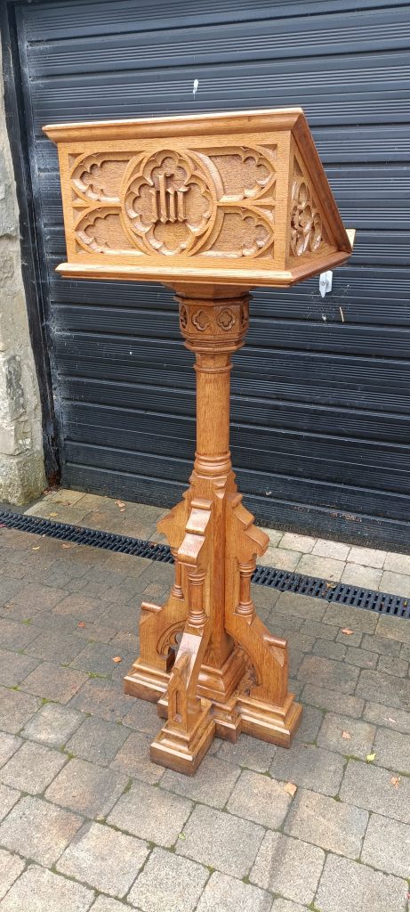 ENGLISH OAK GOTHIC LECTERN