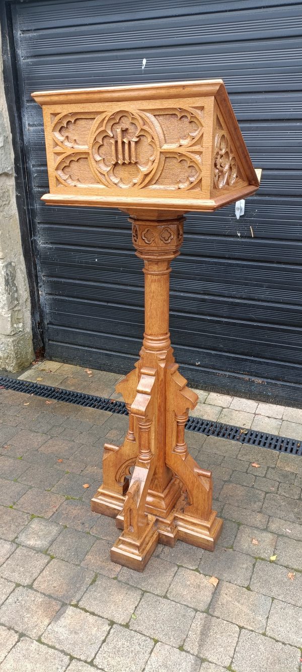ENGLISH OAK GOTHIC LECTERN