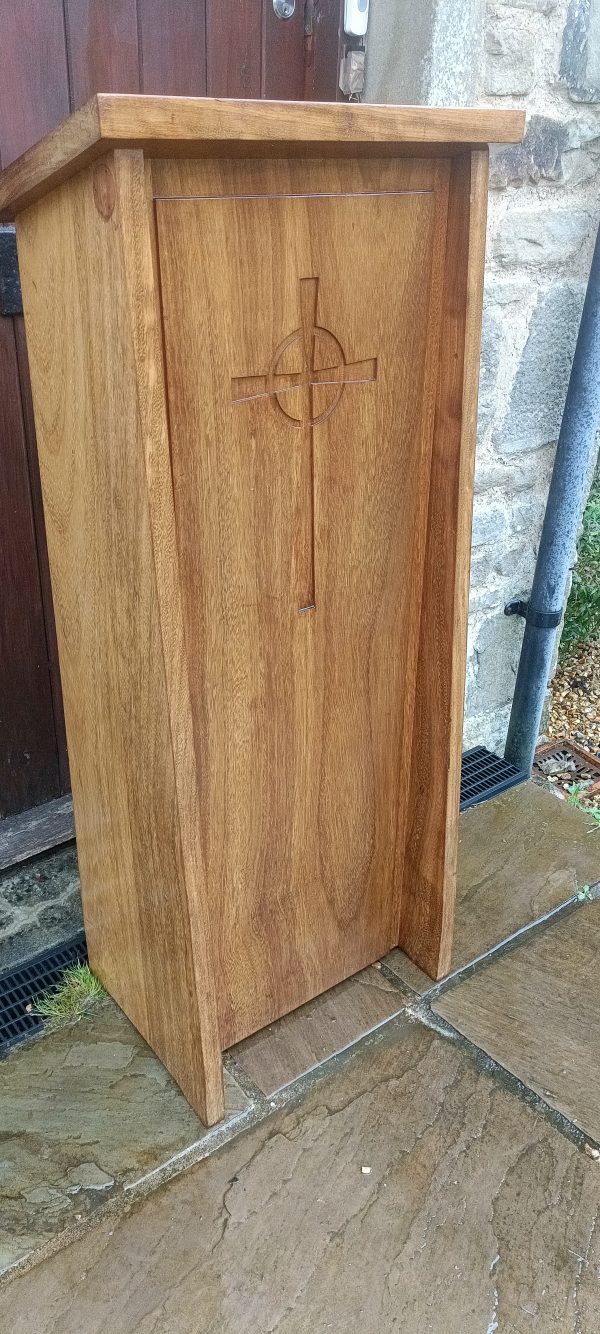 Mid Century Oak Church Lectern. - Image 6